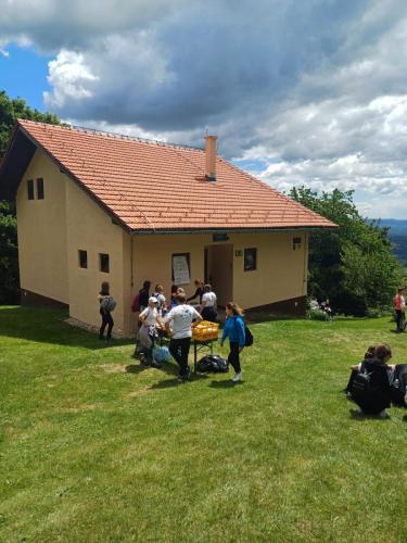 Ostrc, Ivancica – Dječja planinarska skola