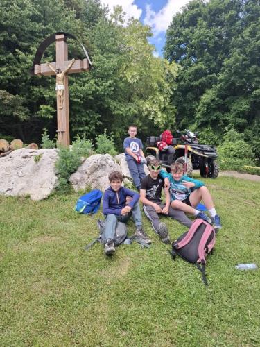 Ostrc, Ivancica – Dječja planinarska skola