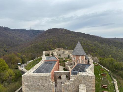 Medvednica-Dječja planinarska škola