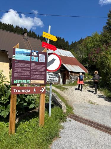 Tromeja (Peč)