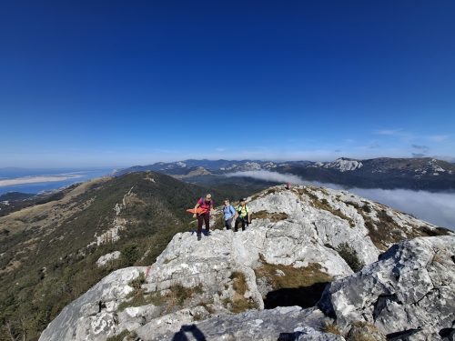 Baške Oštarije, Veliki sadikovac i Ljubičko Brdo