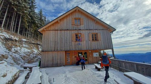 Mozirska koča i Golte